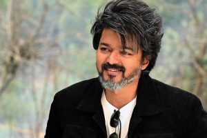 ভক্তদের তাণ্ডবে চুরমার বিজয়ের গাড়ি