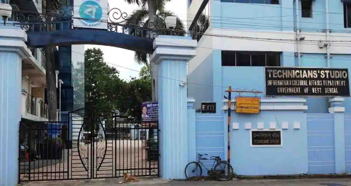 টেকনিশিয়ানদের একাংশের ডাকে থমকে টলিপাড়া