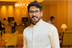 ঘাটাল লোকসভায় প্রার্থী হতে চান অভিনেতা হিরণ