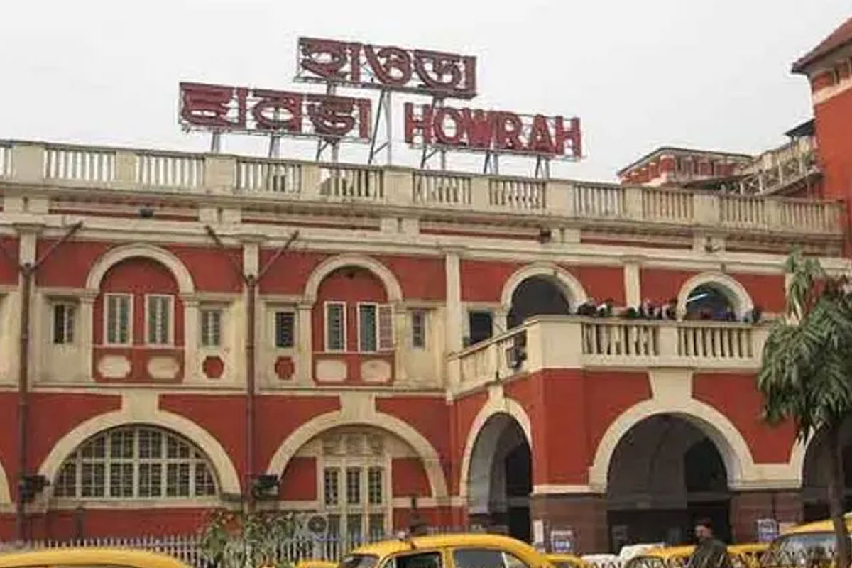 হাওড়ায় উড়ালপুলের কাজের জন্য ৩৩ দিনে বাতিল ৬০টি লোকাল ট্রেন