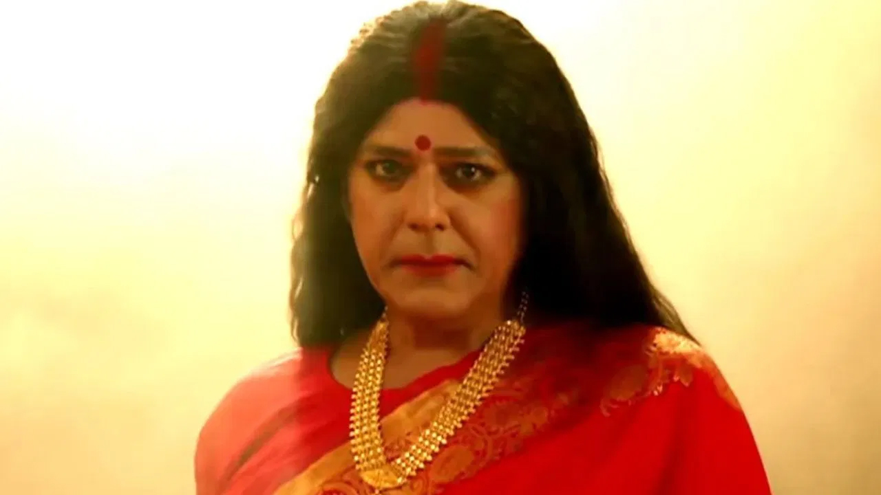 লাল শাডি়-সিঁদুরে ভয়ঙ্কর কৌশিক