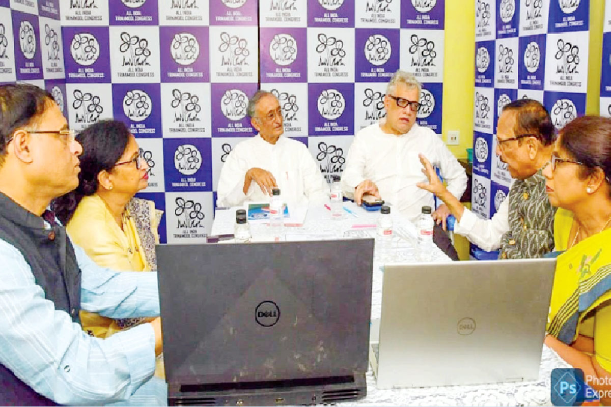 সমাজের সব শ্রেণিকে গুরুত্ব দেবে তৃণমূলের ইস্তাহার