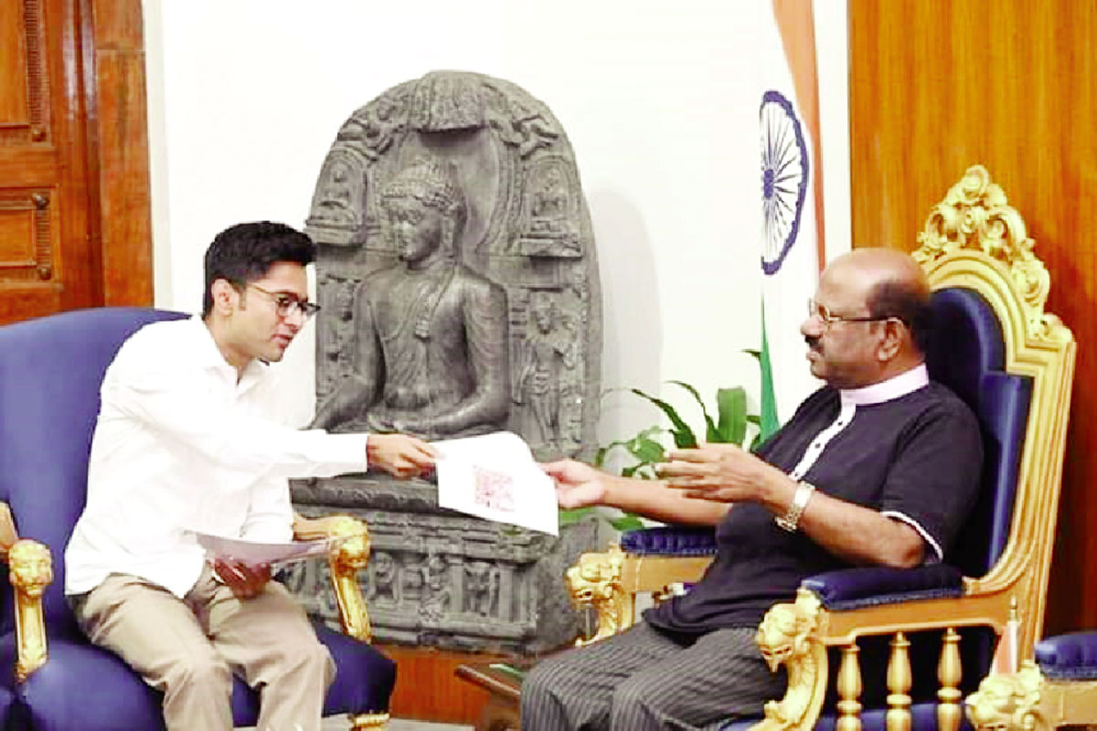 অসমে উৎসবে কেন্দ্রের টাকা বাংলার ভাঙা ঘরে নয় কেন?