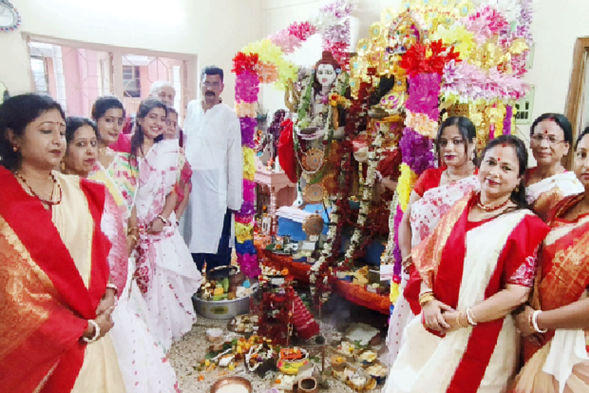 বাগুইহাটির চক্রবর্তীর বাড়ির অন্নপূর্ণা পুজোর আয়োজন