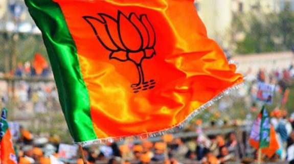 প্রাথমিক গণনায় পশ্চিমবঙ্গে ১৫১ আসনে এগিয়ে বিজেপি, তৃণমূল ৯৭