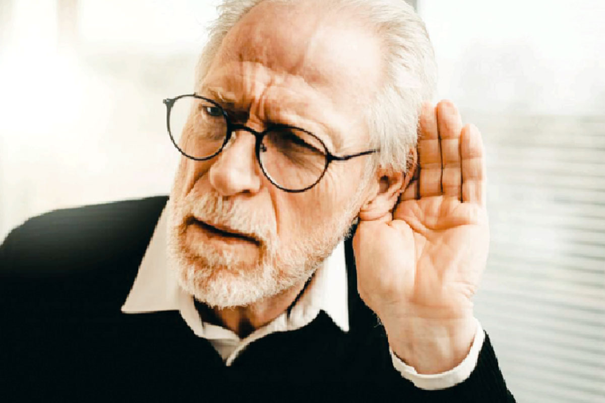 বার্ধক্যে কানে কম শোনা এড়াতে