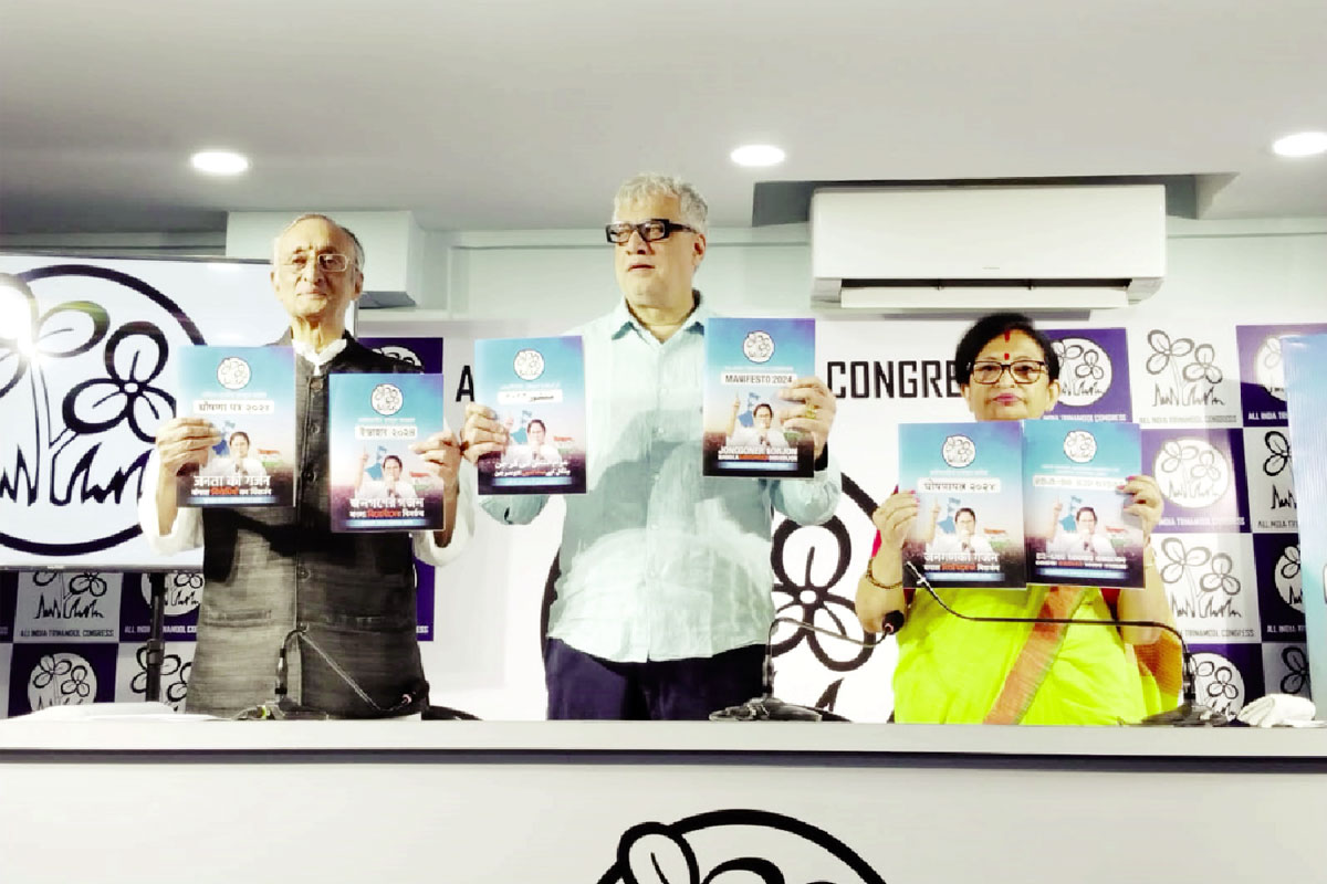 ইস্তাহার প্রকাশ তৃণমূলের, ‘মোদি-গ্যারান্টি’র পাল্টা ‘দিদির শপথ’