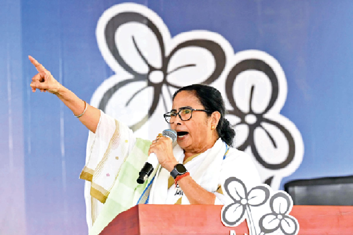 নিজের এবং অভিষেকের প্রাণ সংশয়ের আশঙ্কা প্রকাশ মুখ্যমন্ত্রী মমতার