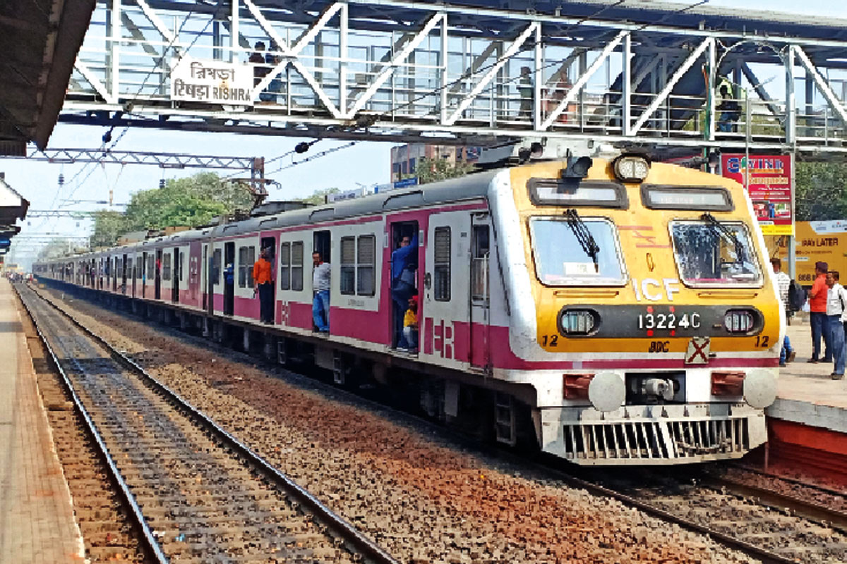 আপনি কোন ট্রেনে চাপেন ইএমইউ নাকি মেমু