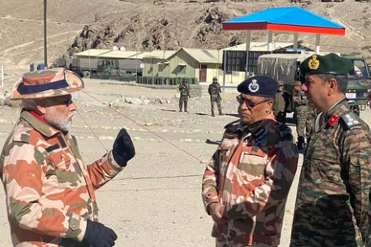 প্রতিরক্ষাও হিন্দুত্বের কবলে