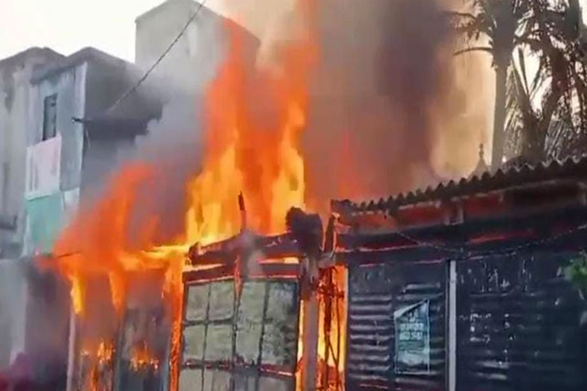 সন্দেশখালিতে তিন বিজেপি কর্মীর দোকানে আগুন