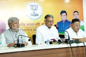 ‘বুথে গোলমাল হওয়ার তেমন কোনও অভিযোগ নেই’, দাবি শমীক আর জগন্নাথের