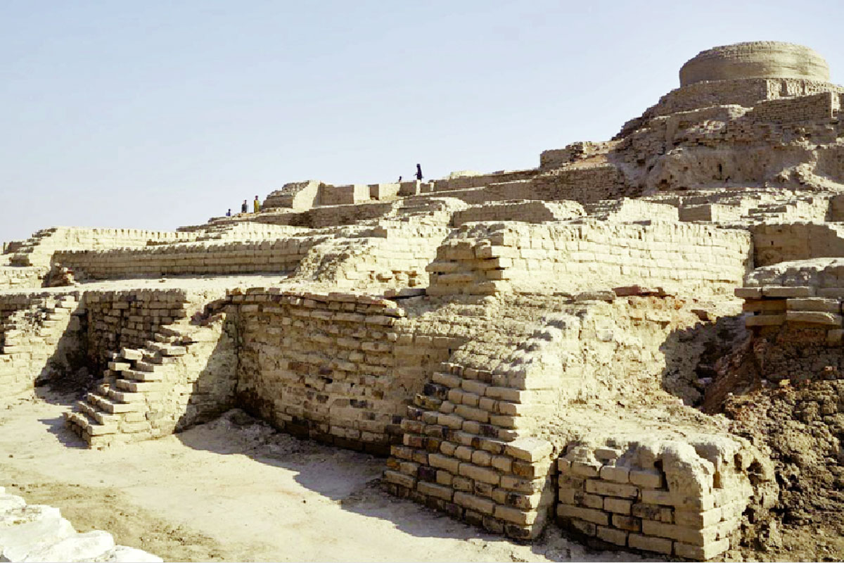 নদীর বাঁধন থেকে খুলে যায় সভ্যতার পাতা