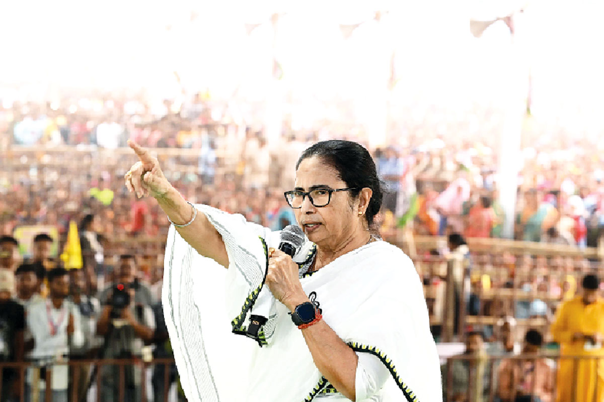 চাকরিহারাদের বার্তা মমতার, ‘চিন্তা করবেন না, আমি পাশে আছি’