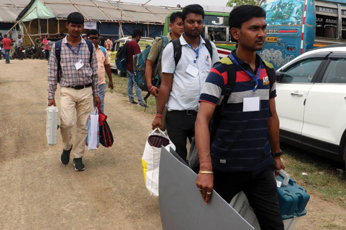 আজ শুরু তৃতীয় দফার ভোট, ভোটদানের হার বাড়াতে উদ্যোগী নির্বাচন কমিশন