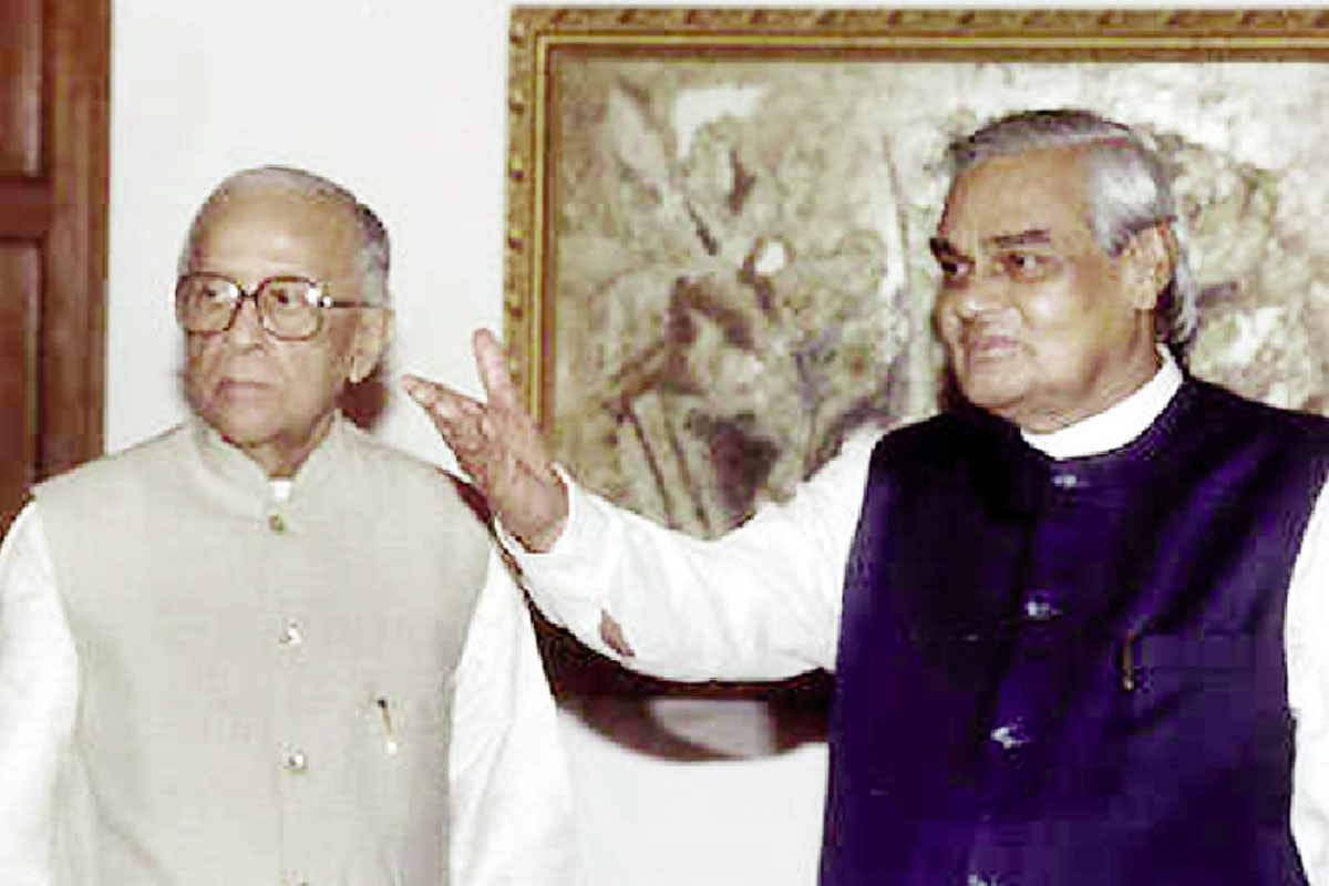 সিপিএমই আরএসএসের পোষা পায়রা