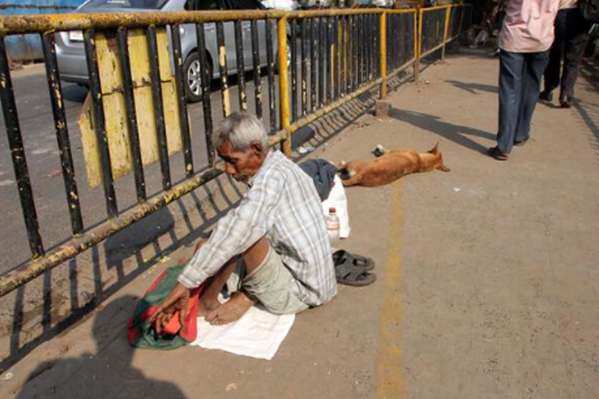 যাঁর কথা কেউ ভাবে না