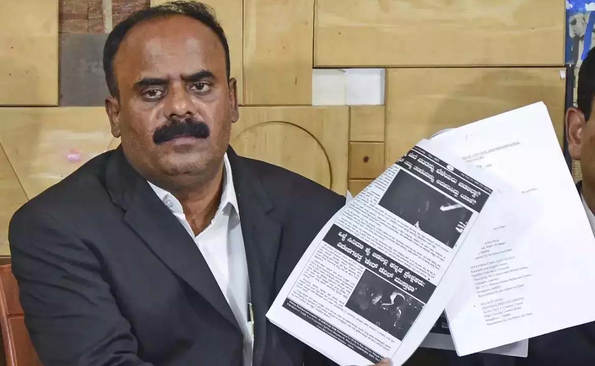 প্রজ্জ্বলের সেক্স টেপ ছড়ানো বিজেপি নেতাই শ্লীলতাহানিতে অভিযুক্ত