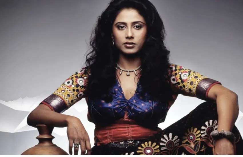 ব্যবসার জন্য যৌনতা, অর্ধনগ্ন শরীরের প্রলোভন দেখানো হয় দর্শকদের