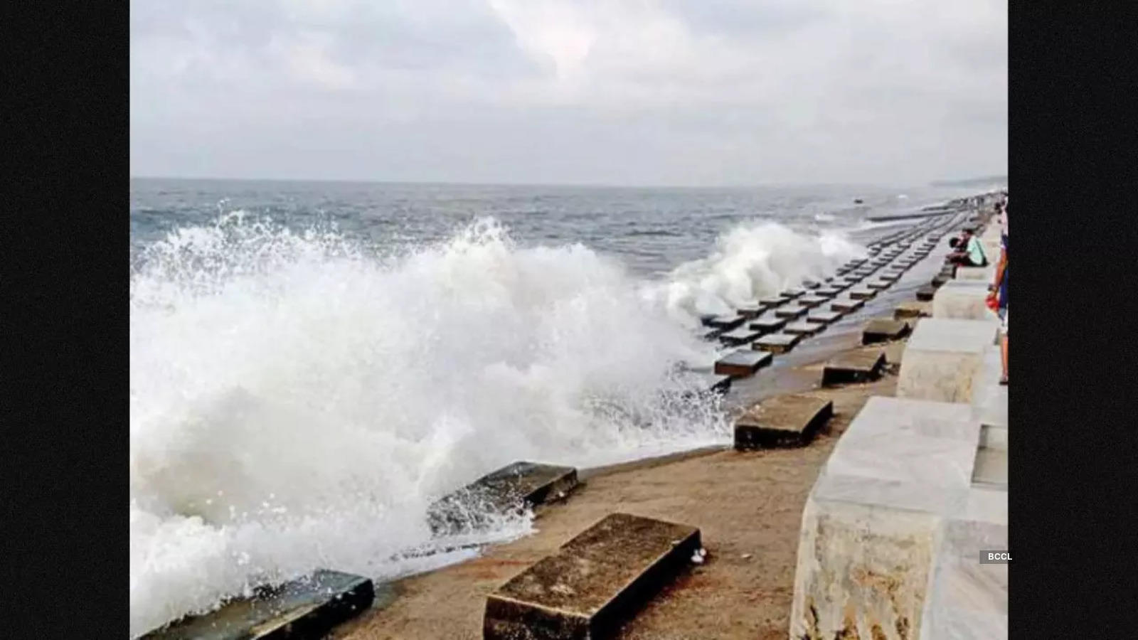 ঘূর্ণীঝড়ের মোকাবিলায় প্রস্তুত নবান্ন