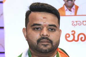 প্রাক্তন সাংসদ প্রজ্জ্বল রেভান্না জেলে গ্রন্থাগার করণিকের দায়িত্বে