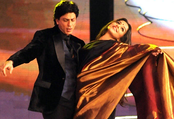 শাহরুখও ছাড় পাননি বিদ্যা থেকে