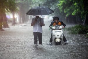 ৮৮ বছরের রেকর্ড ভাঙা বৃষ্টিতে জলমগ্ন দিল্লি, হাঁটুজল একাধিক নেতা মন্ত্রীর বাড়িতে  