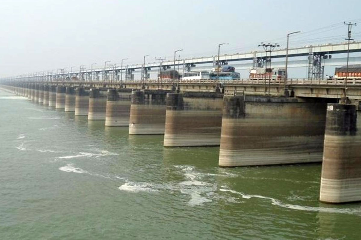 ‘ফারাক্কা-গঙ্গা চুক্তির নবীকরণ’ টের পেল না বাংলা! বন্যার আশঙ্কায় কেন্দ্রকে তোপ তৃণমূলের