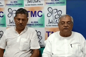 পুলিশকে ৩০ লক্ষ টাকা দিলেন সাংসদ