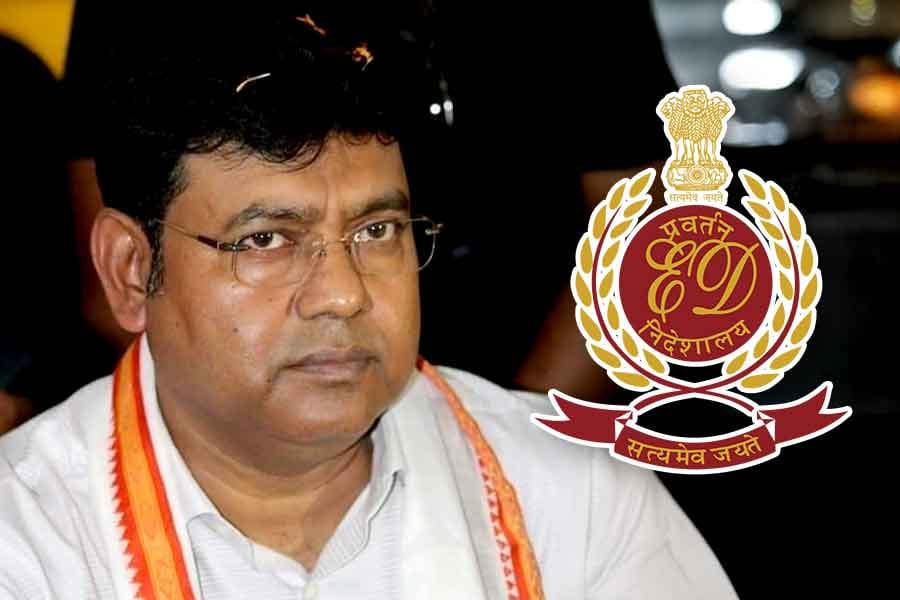 আজ রেশন দুর্নীতি কান্ডে বারিক বিশ্বাস সহ আরও দুজন কে তলব ইডির