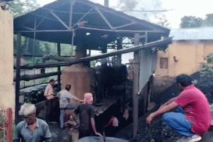 বিকল বয়লার ইঞ্জিন, খনিতে প্রায় তিন ঘন্টা আটকে রইল ১২০ জন শ্রমিক
