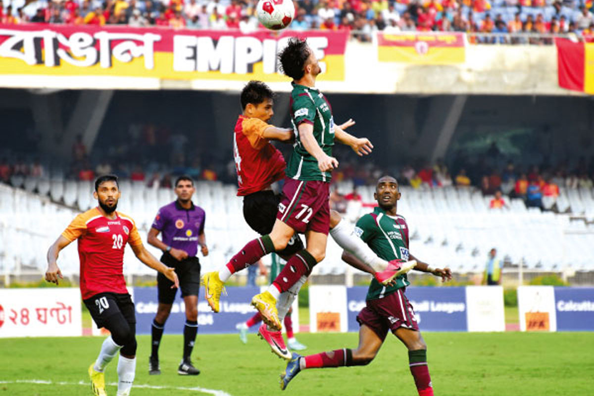 কলকাতা ফুটবল লিগের প্রথম ডার্বি ম্যাচে ইস্টবেঙ্গলের বাজিমাত