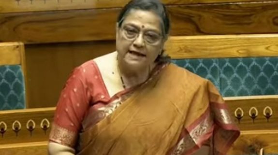 তৃণমূলের সব সাংগঠনিক পদ থেকে ইস্তফা কাকলি ঘোষ দস্তিদারের