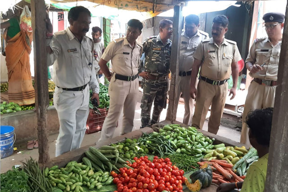 বাজারে সবজিমূল্য স্বাভাবিক করতে টাস্ক ফোর্সের সঙ্গে বৈঠকে মুখ্যসচিব মনোজ পন্থ