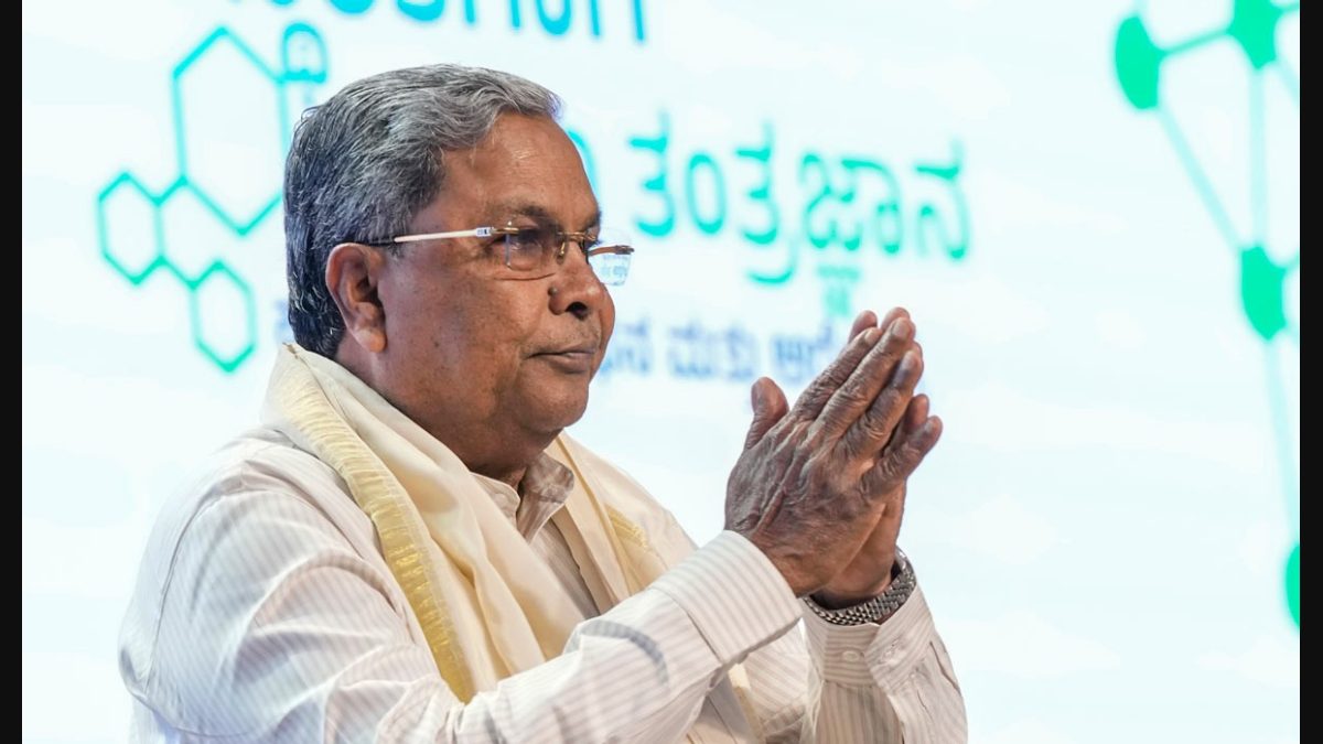 জমি দুর্নীতির অভিযোগ সিদ্দারামাইয়ার বিরুদ্ধে, বিচার প্রক্রিয়া শুরুর অনুমোদন দিলেন রাজ্যপাল থাওয়ারচাঁদ গেহলট