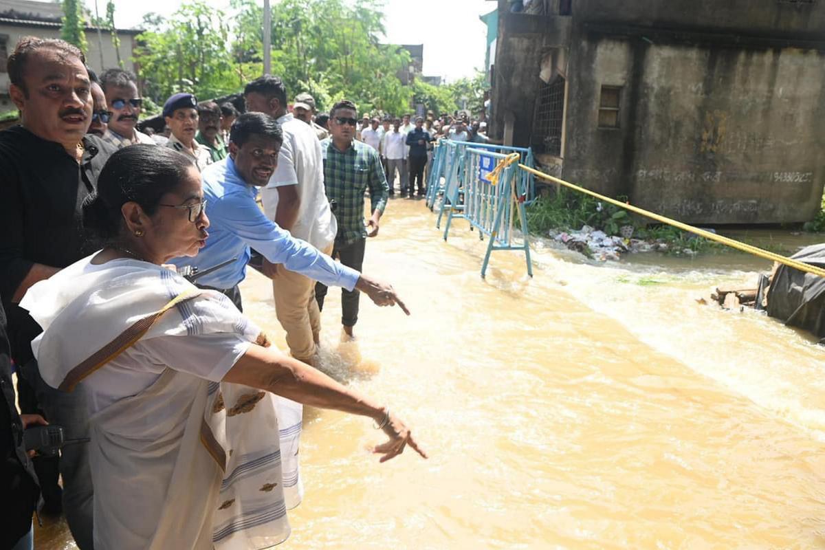 বাংলায় বন্যা নিয়ন্ত্রণ একযোগে কাজ করবে রাজ্য ও ডিভিসি