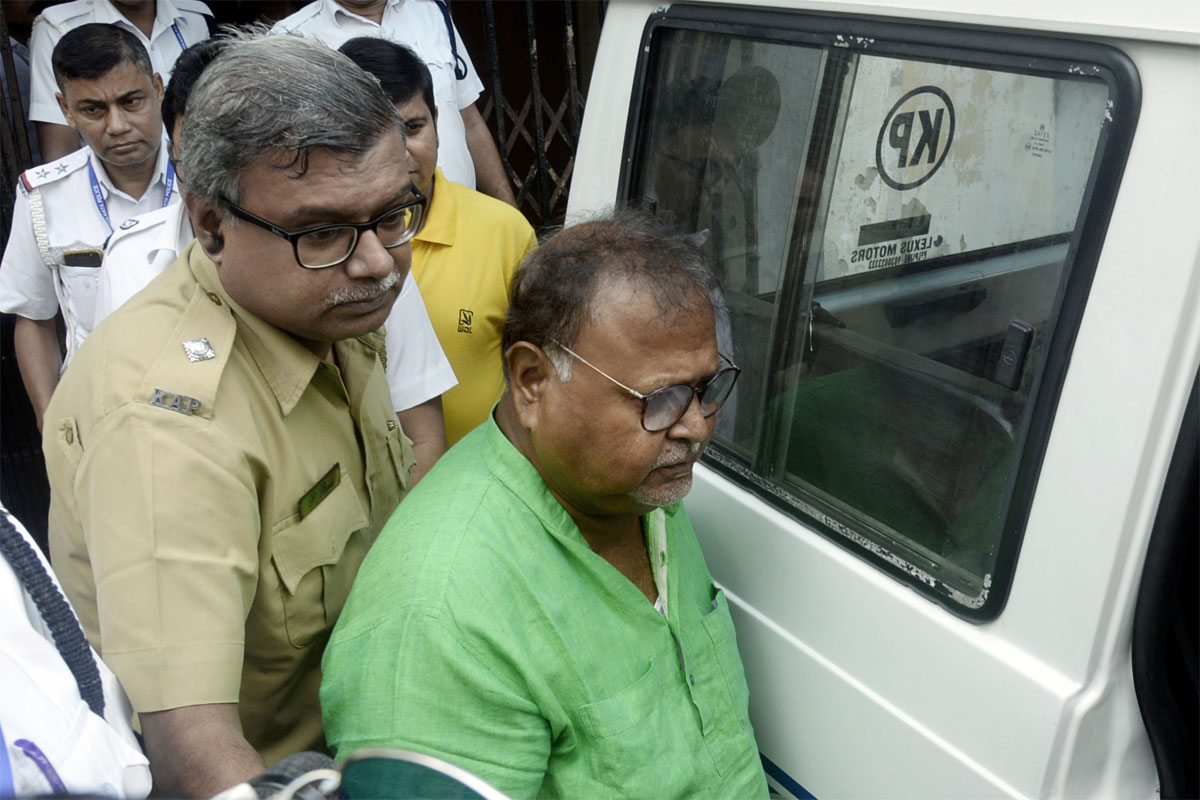 দুর্নীতির তদন্তে ইডির সাফল্যের হার নিয়ে পার্থের মামলায় প্রশ্ন তুললো সুপ্রিম কোর্ট