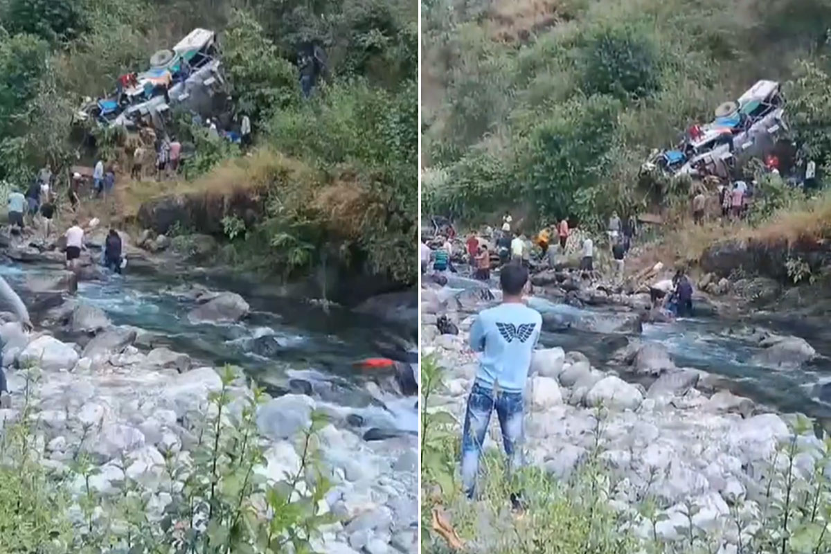 উত্তরাখণ্ডে খাদে বাস পড়ে ৩৬ জনের মৃত্যু