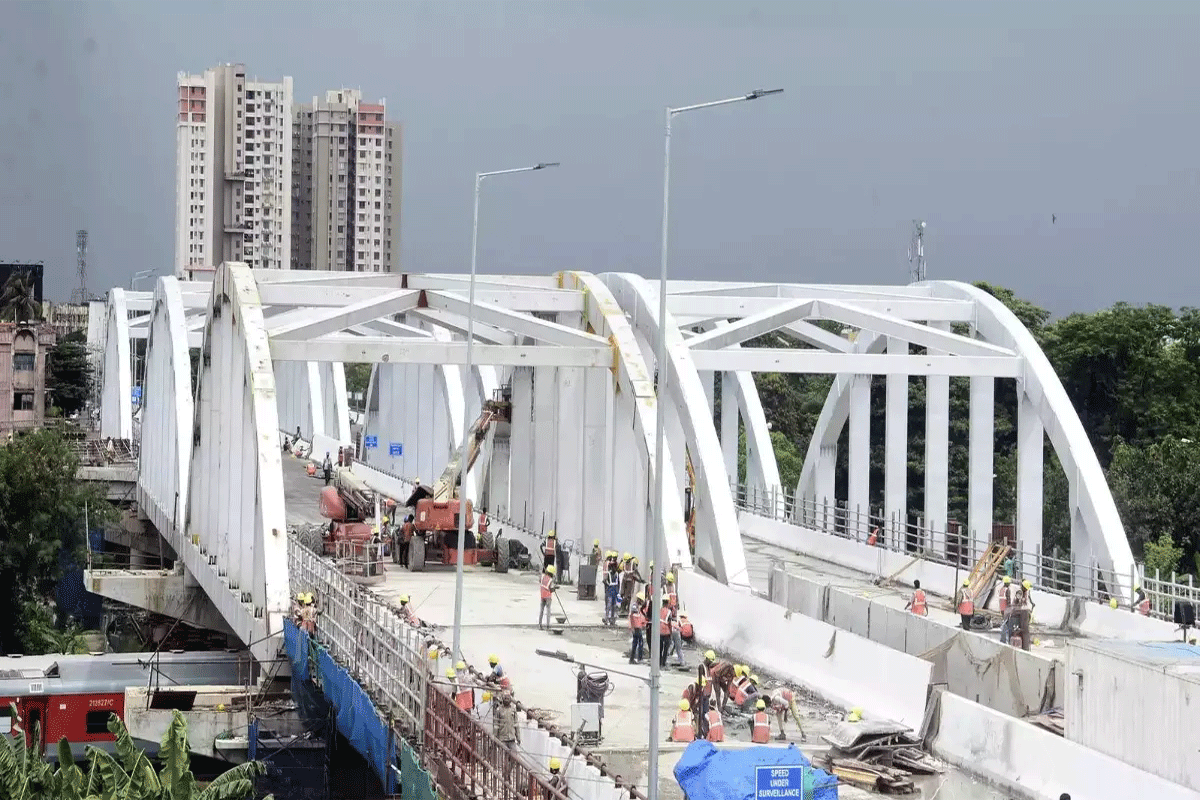 নতুন টালা সেতু তৈরির পর উঠেছে দুটি বাস স্টপ, বিধানসভায় সরব অতীন ঘোষ