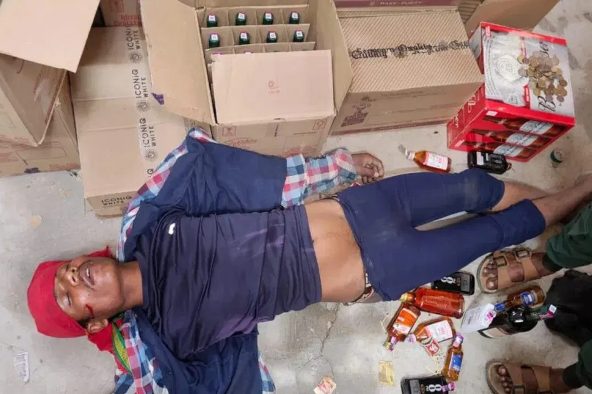 মদ খেয়ে ঘুম চোরের! ভেস্তে গেল মদের দোকানে চুরির পরিকল্পনা