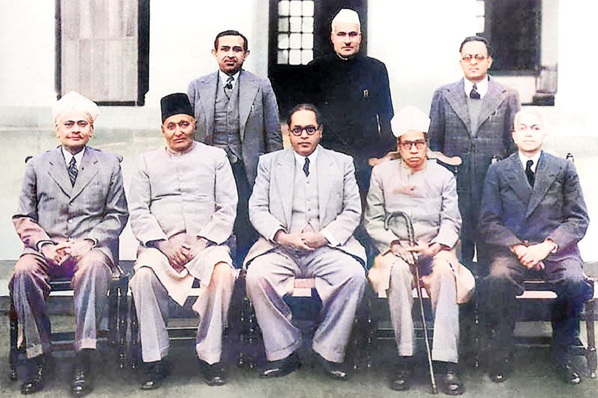 সরকারি চাকরির সাতসতেরো