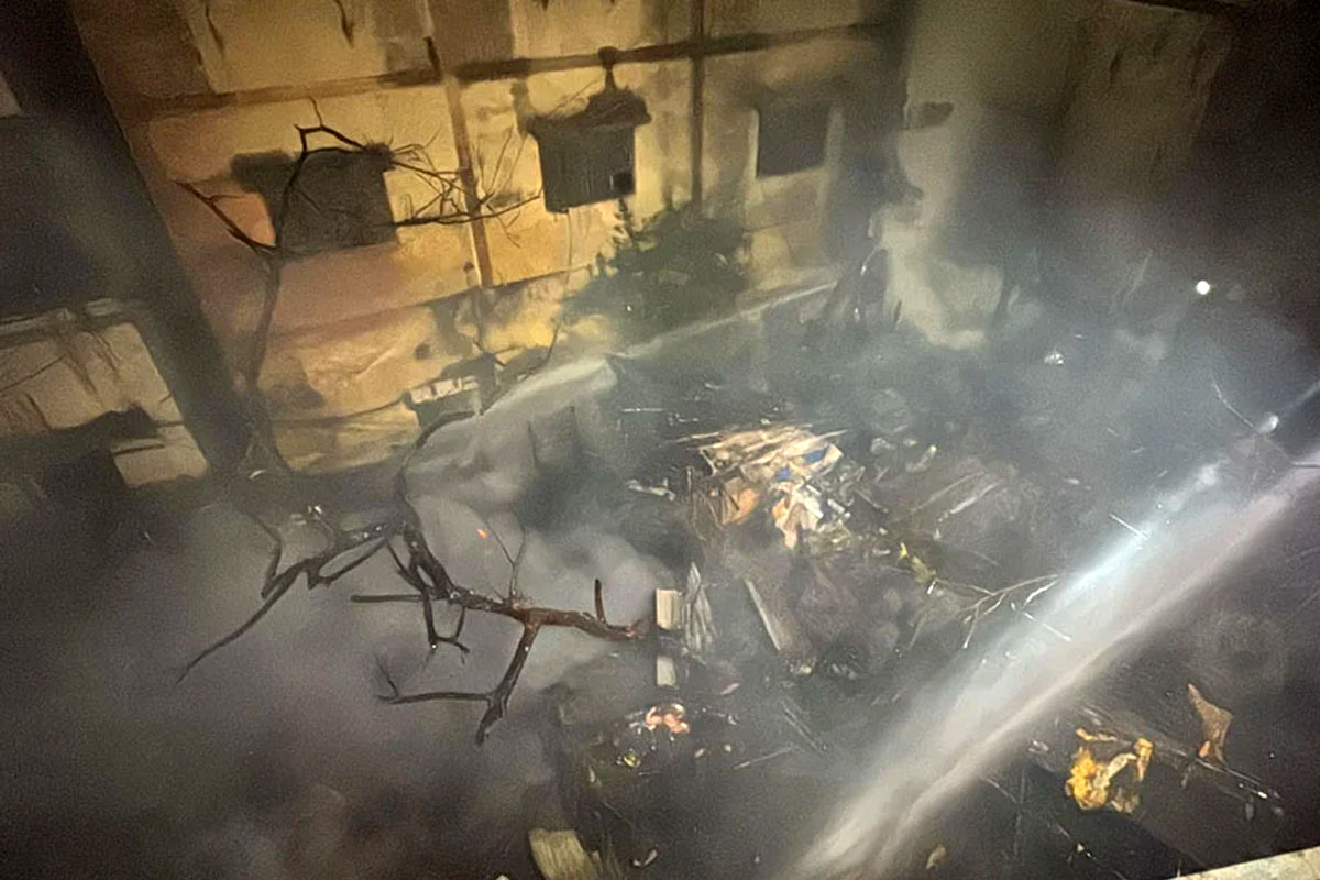 Uchta erkak tranniyaga kiradi