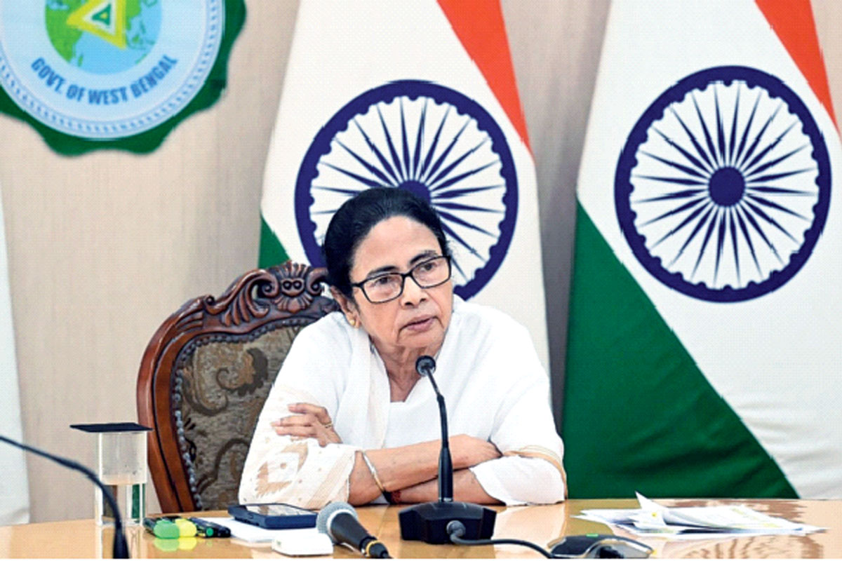 ওষুধের মূল্যবৃদ্ধি কেন্দ্রকে তোপ মমতার