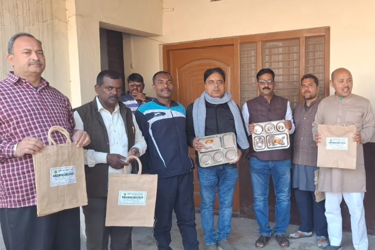 মহাকুম্ভ পরিষ্কার রাখতে প্রয়াগরাজে পৌঁছল ১০ লক্ষ প্লেট এবং ২২ লক্ষ ব্যাগ