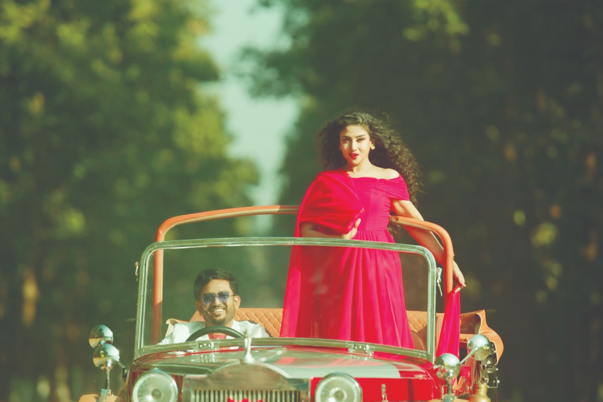 নয়া লুকে দেবলীনা