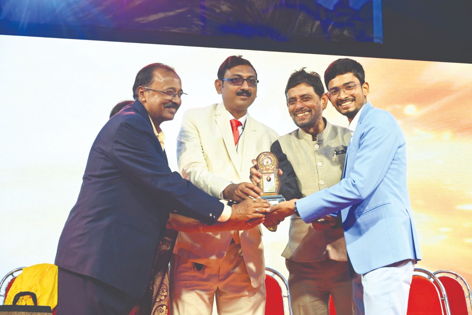 ব্লাড সুগার নিয়ন্ত্রণে হোমিয়োপ্যাথি, পুরস্কৃত তরুণ গবেষক