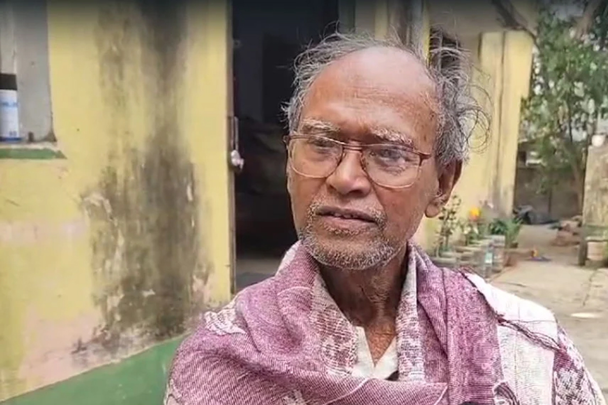 জমি হাতাতে জলজ্যান্ত প্রৌঢ়কে ‘মৃত’ দেখানোর অভিযোগ