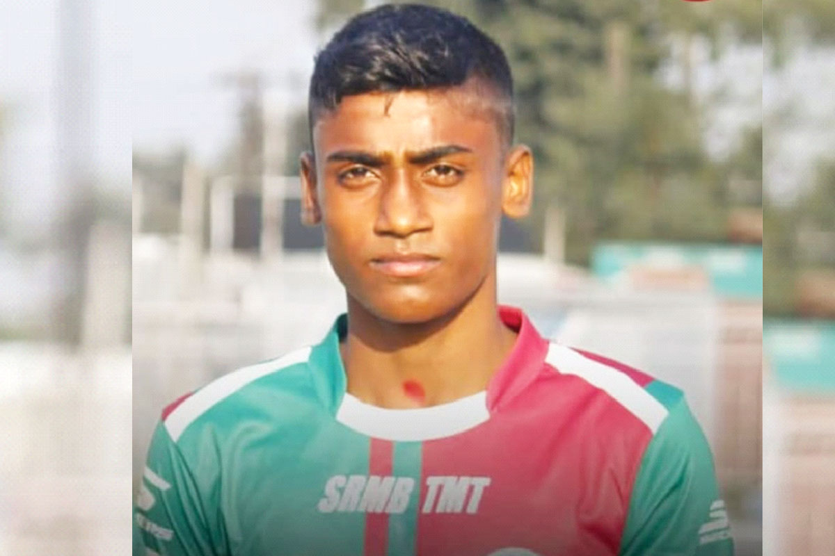 গোলের আলোয় আলোকিত সবুজ মেরুনের রাজদীপ