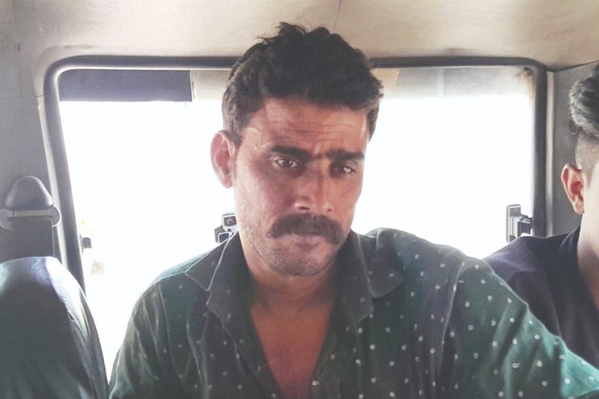 ছাগল খেয়ে ফেলায় সারমেয়কে ধারালো অস্ত্রের কোপ, গ্রেপ্তার ১