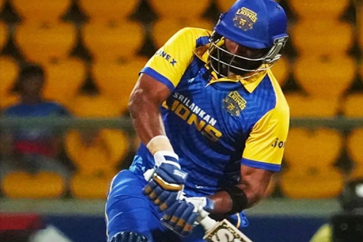 দু’বার ওভারে ছয় ছক্কা মেরে নতুন রেকর্ড পেরেরার